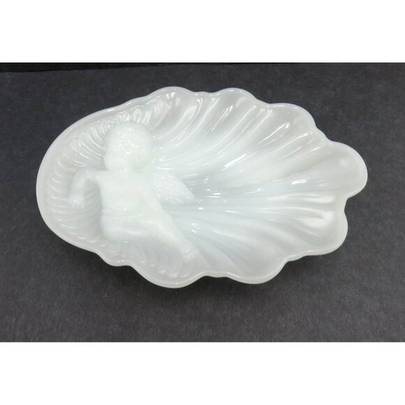 AVON Milk Glass CHERUB Shell Soap Dish Decorative Accent - Picture 1 of 10